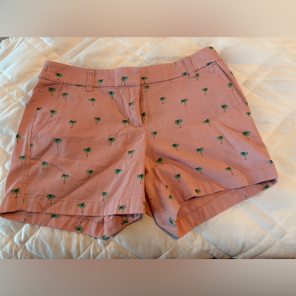 J. Crew pink chino shorts with palm tree accents. Size 6 - Picture 1 of 2